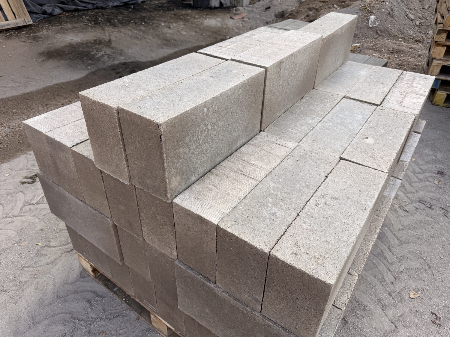 Block de concreto listo para entrega a obra